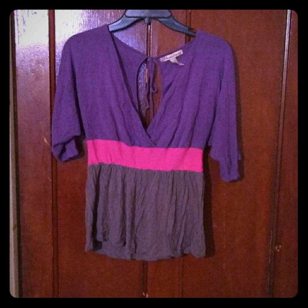 Super cute colorblock top